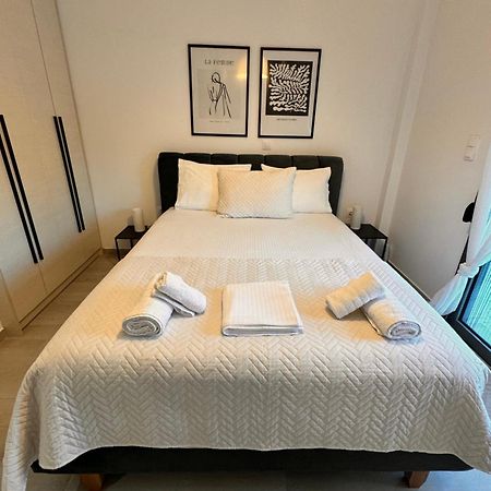 Tiffany'S Apartments -2' Walk From Metro Атина Екстериор снимка