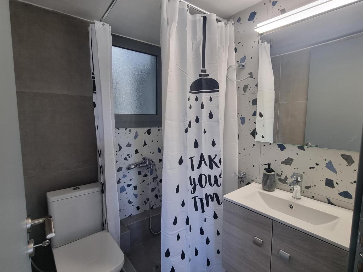 Tiffany'S Apartments -2' Walk From Metro Атина Екстериор снимка
